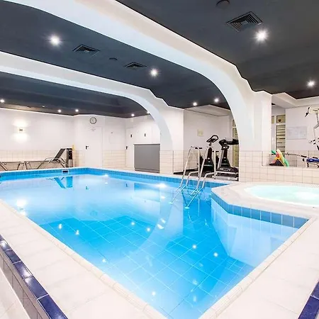 Hotell Qubus 4*