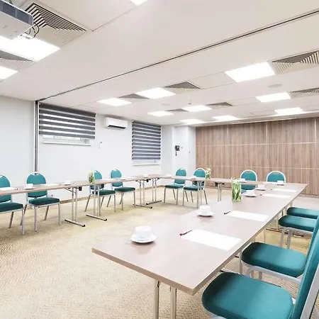 キューバス ブロツワフ 4*