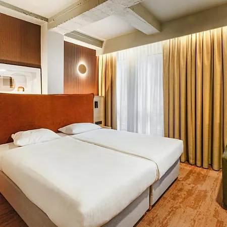 キューバス ブロツワフ ホテル