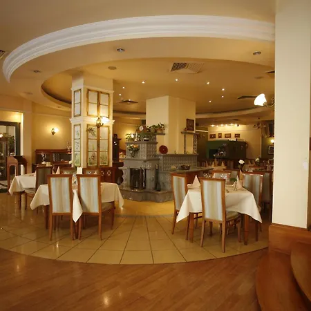 ホテル キューバス ブロツワフ 4*