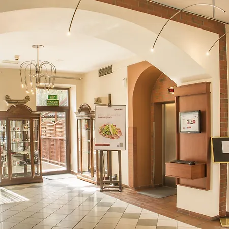 ホテル キューバス ブロツワフ 4*