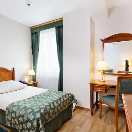 キューバス ブロツワフ ホテル 4*