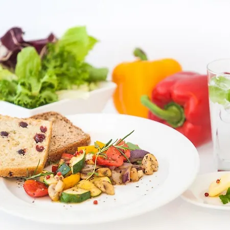 キューバス ブロツワフ ホテル 4*