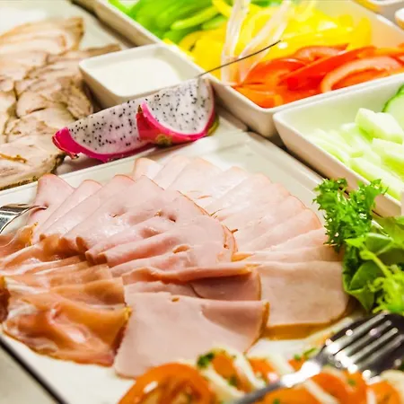 キューバス ブロツワフ ホテル 4*