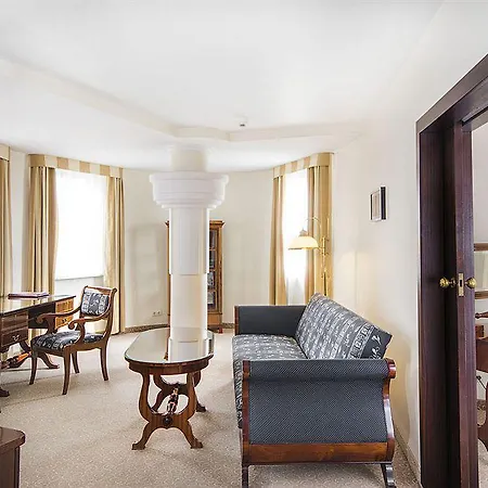 Hotel Qubus