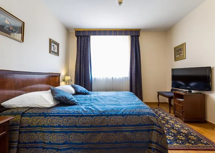 キューバス ブロツワフ 4*