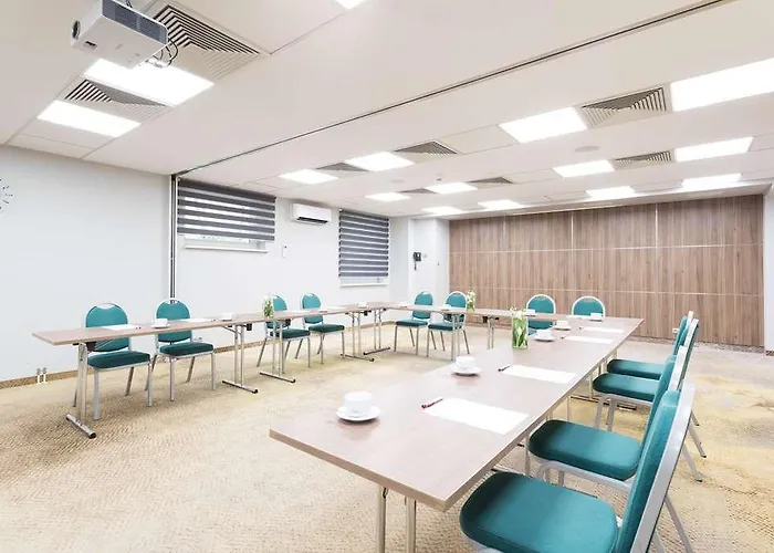 キューバス ブロツワフ 4*