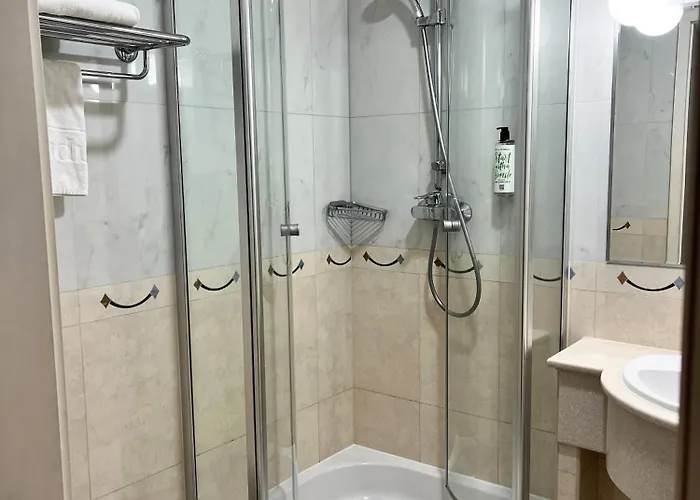 キューバス ブロツワフ 4*