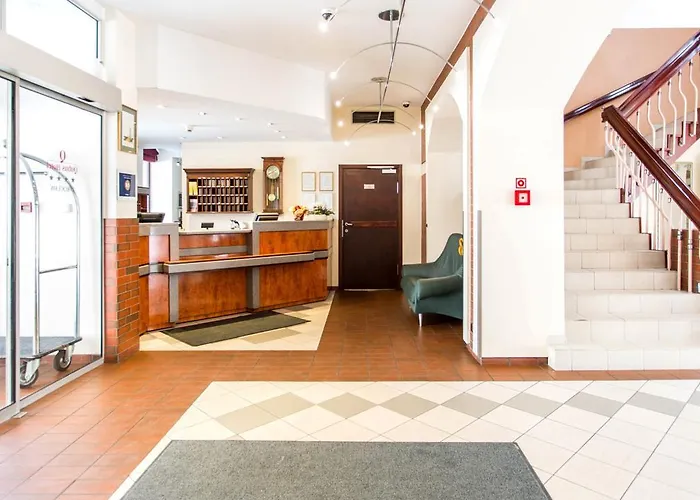 キューバス ブロツワフ ホテル 4*