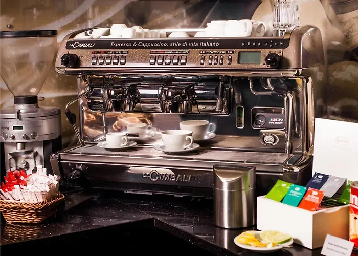 キューバス ブロツワフ ホテル 4*